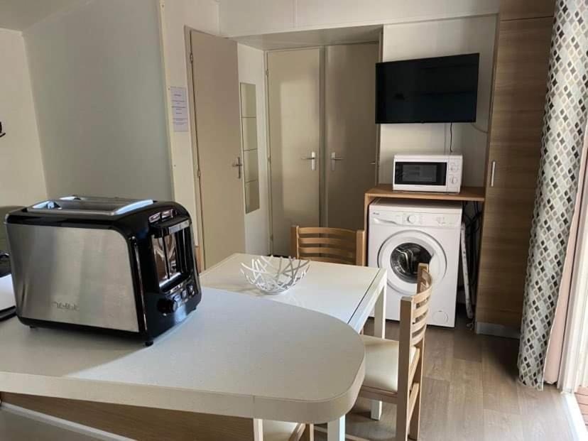 Mobilhome Vias Plage Dans Camping Zewnętrze zdjęcie